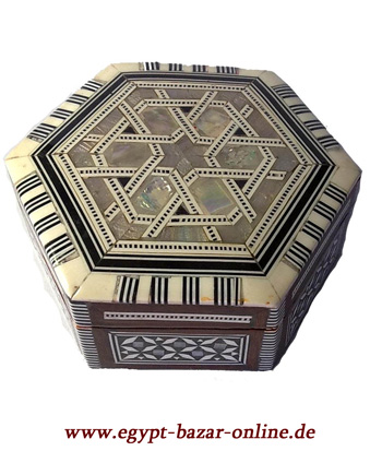 Orientalische Perlmutt-Box