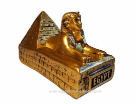 �gyptische Figur Sphinx und Pyramide - Bild vergr��ern 
